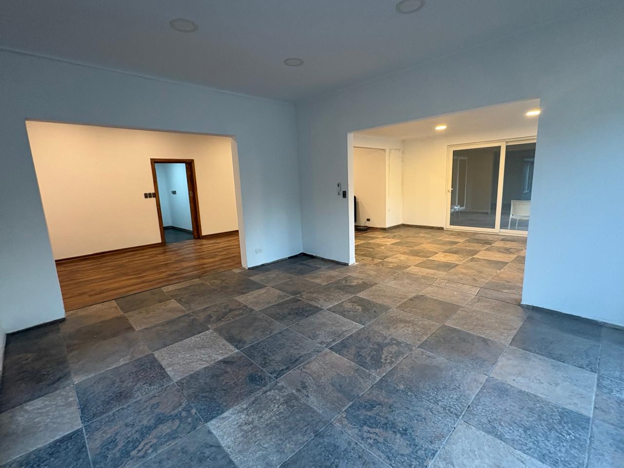 https://xprop-spaces.nyc3.digitaloceanspaces.com/property/7695/05/gallery/5_6a175aac9e41b.jpg