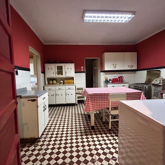 https://xprop-spaces.nyc3.digitaloceanspaces.com/property/7806/06/gallery/IMG-20250514-WA0032%20de%20taman%CC%83o%20mediano_6a2647b40d255.jpeg